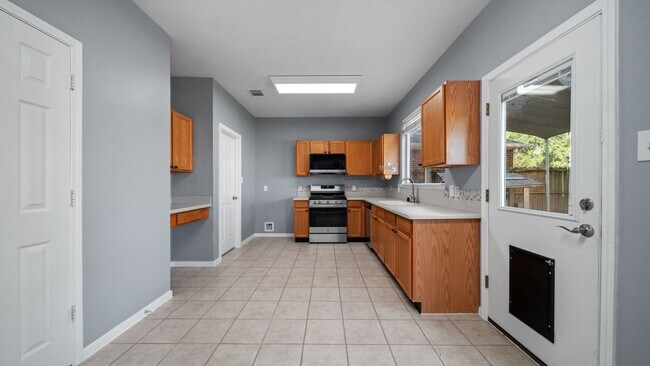 Building Photo - 8802 Ancient Willow Dr