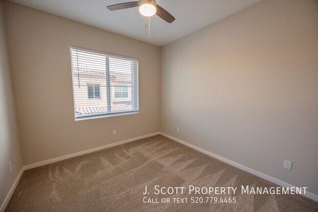 Building Photo - 4604 S Park Grove St