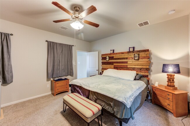 Building Photo - 30434 Butternut Oak Ln