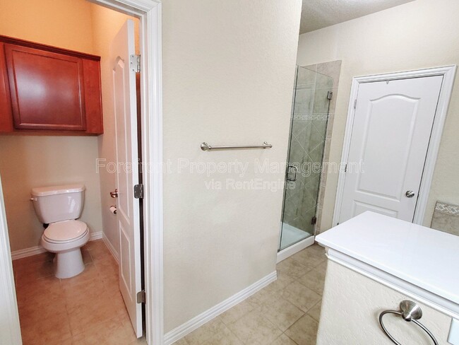 Building Photo - 11927 Jasmine Way