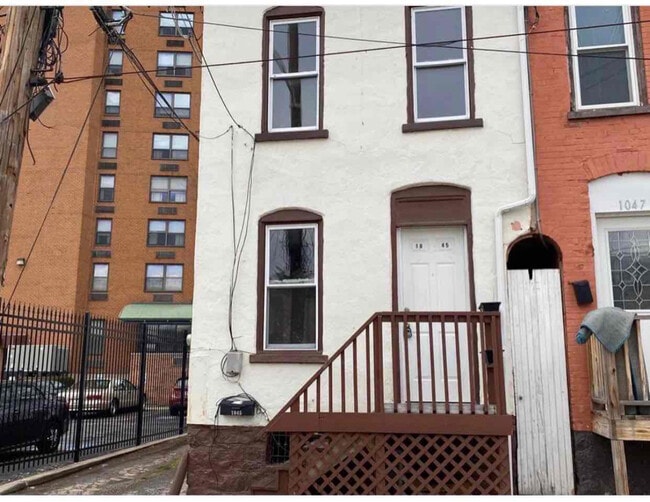 Building Photo - 1045 Fehrs Ct