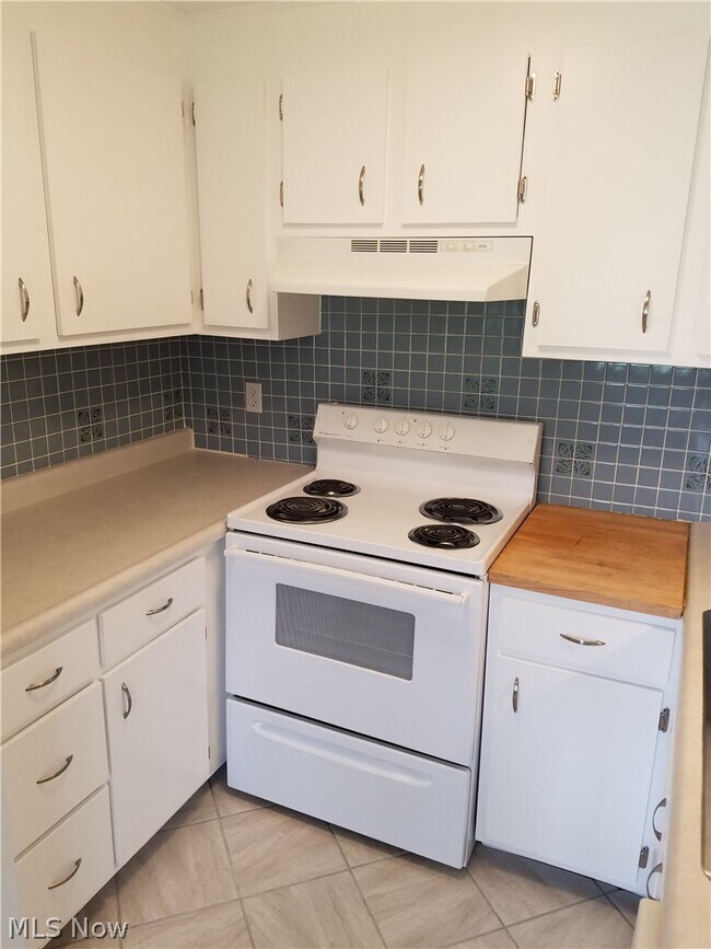 Building Photo - 1807 Higby Dr