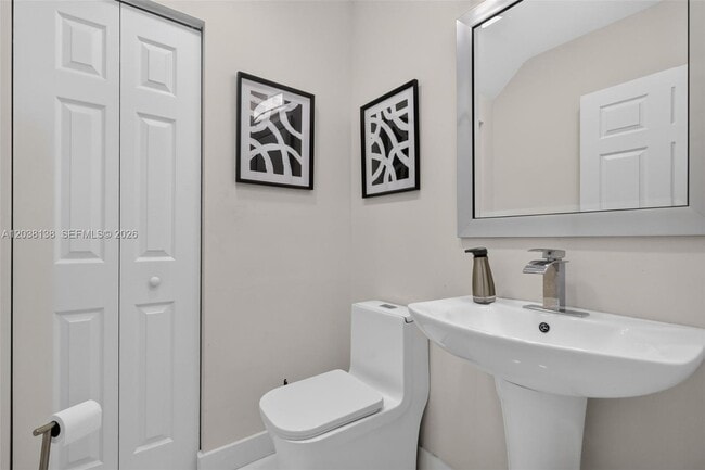 Building Photo - 4422 NW 112th Ct