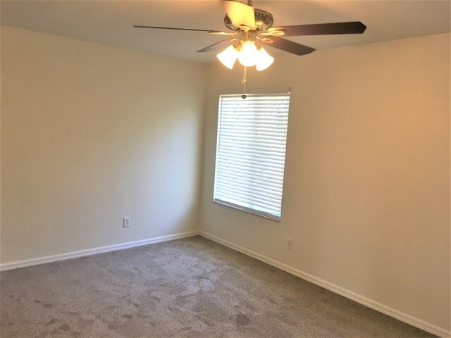 Building Photo - 12639 Longcrest Dr