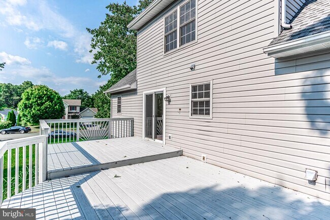 Building Photo - 121 Nottingham Ct