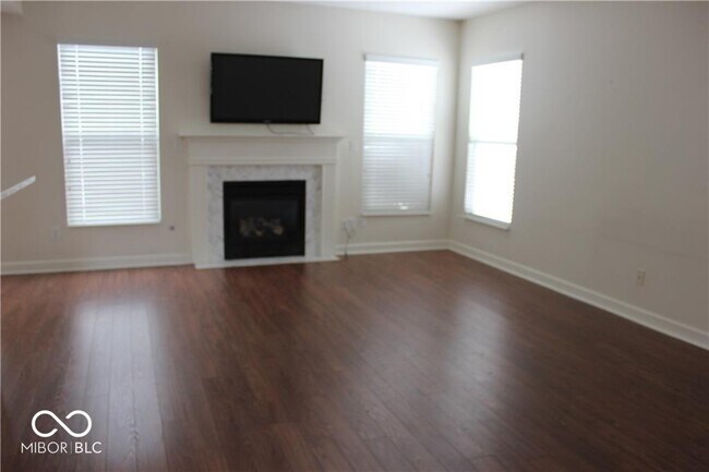 Building Photo - 6255 Canterbury Dr