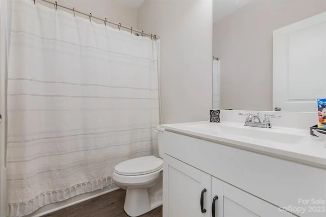 Building Photo - 549 Kiser Ln