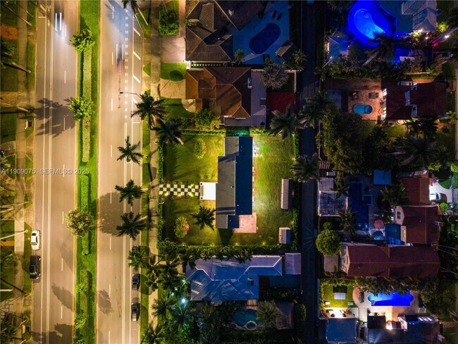 Building Photo - 1141 Hollywood Blvd