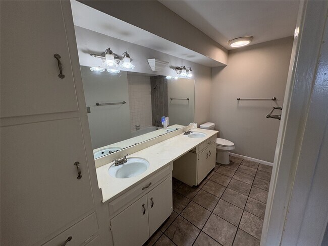 Building Photo - 17159 Beaver Springs Dr