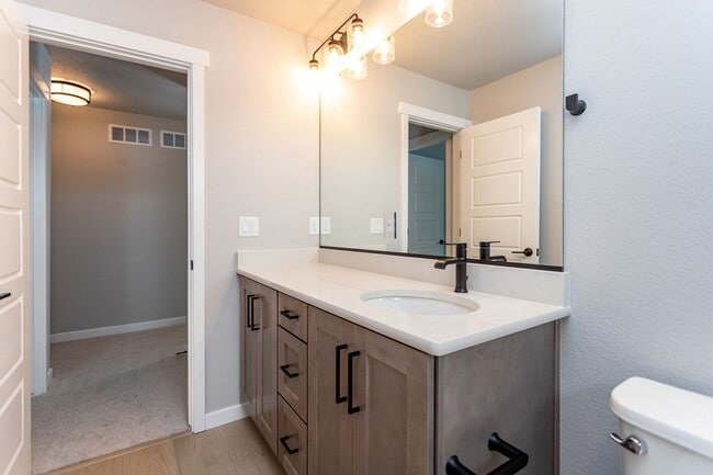 Building Photo - Beautiful, Brand-New Paired Home in Wolf Ranch