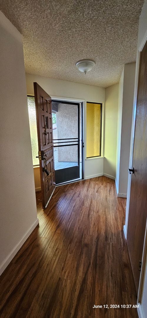 Building Photo - Creekridge Villas Single Story Condo in Ga...