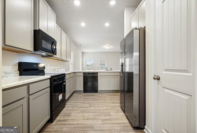 Building Photo - 529 Summerfield Ln NW