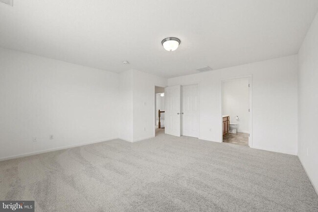 Building Photo - 2068 Stoneleigh Dr
