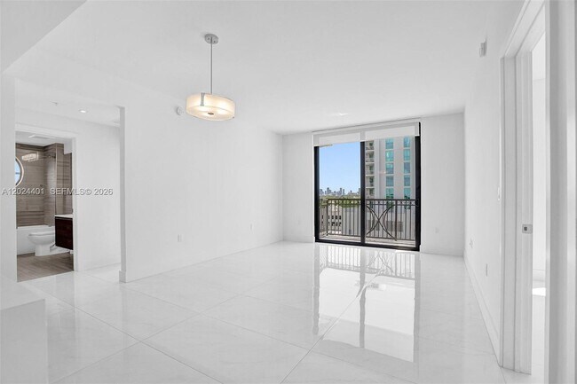 Building Photo - 301 Altara Ave