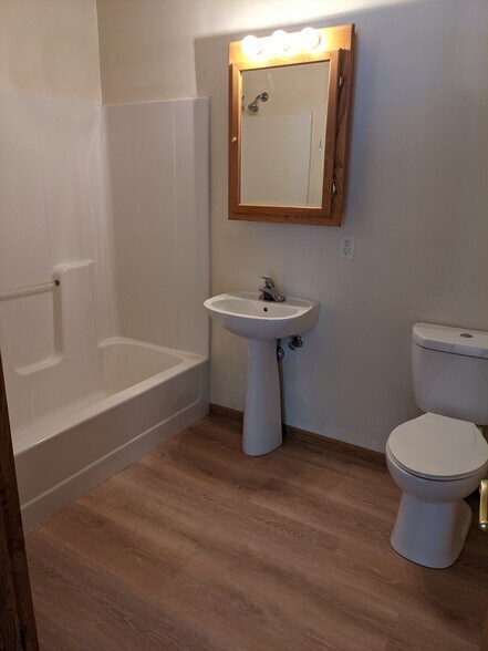 Building Photo - 582 Center Point Ct NW