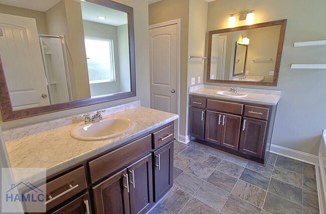 Building Photo - 587 Fairview Cir