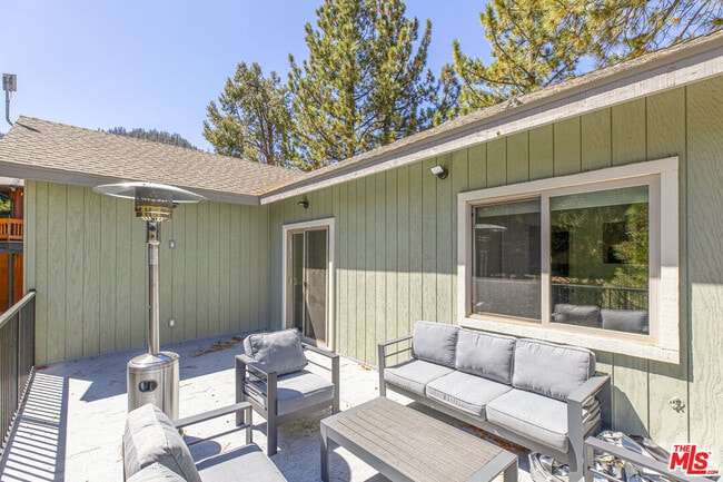 Building Photo - 1712 Woodland Dr