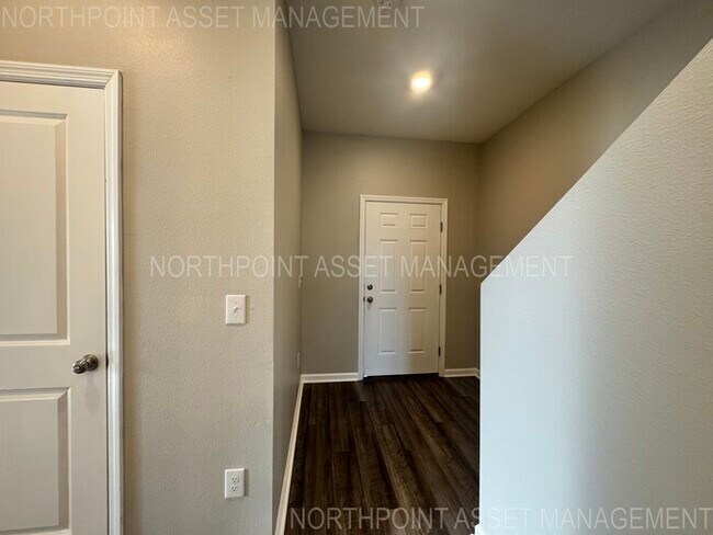 Building Photo - "AUGUST MOVE IN SPECIAL: $500 off on 2nd M...