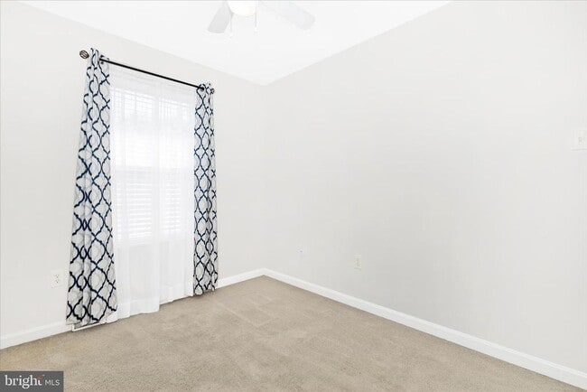 Building Photo - 5621 Queen Anne Ct