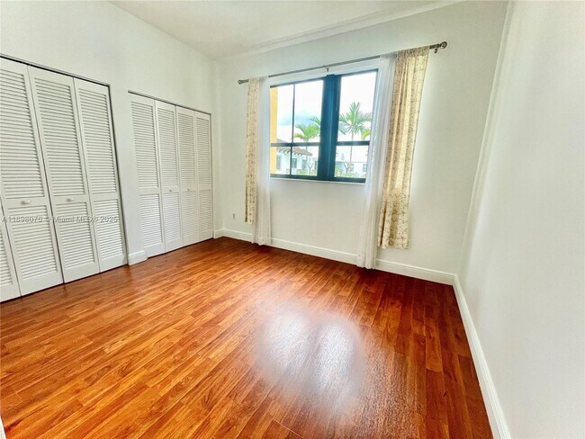 Building Photo - 8390 SW 72nd Ave