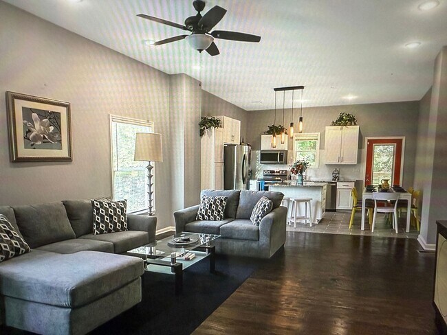 Building Photo - Charming 4BR House in Atlanta