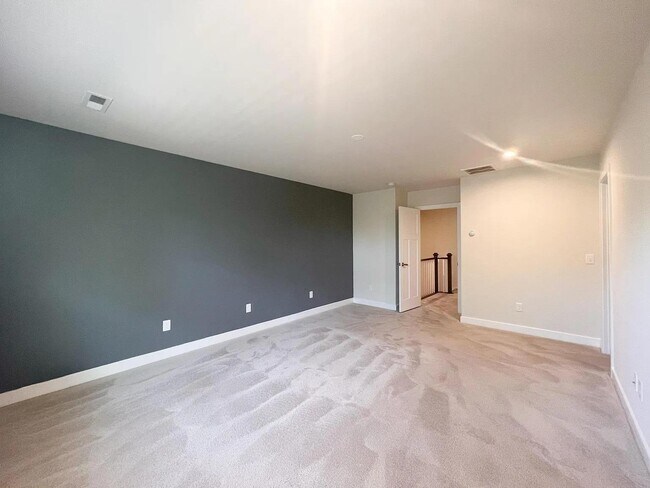 Building Photo - 131 Lilywood Ct