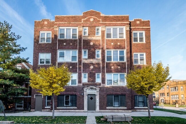 Building Photo - 400 S Kilbourn Ave