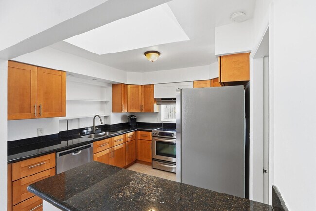 Building Photo - 218 SE 3rd Terrace