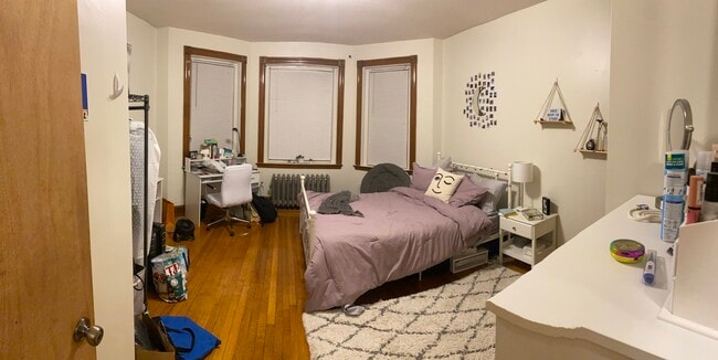 Building Photo - 26 Gibbs St