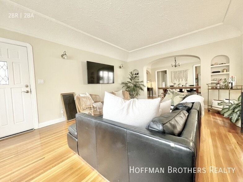 Building Photo - 606 N Spaulding Ave