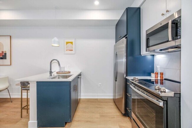 Building Photo - 2310 4th St NE