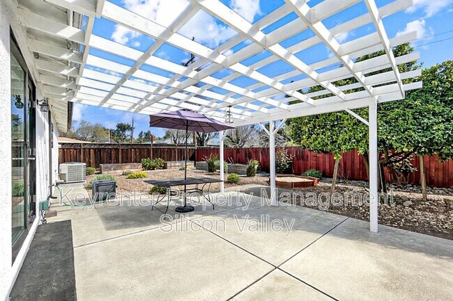 Building Photo - 1214 Park Heights Dr