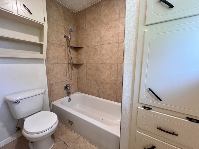 Building Photo - Charming 3-Bedroom Home for Rent in Harker...