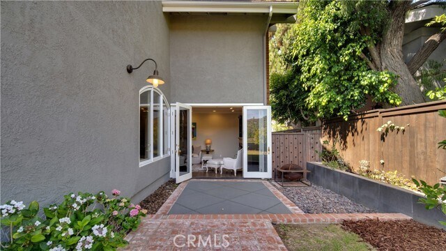 Building Photo - 10 Flintridge