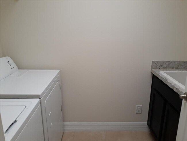 Building Photo - 5305 Dove Tree St
