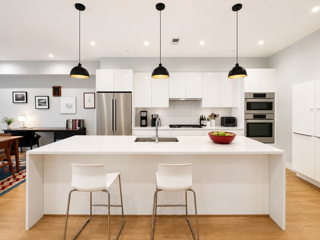 Building Photo - LUXURY CONDO BY METRO