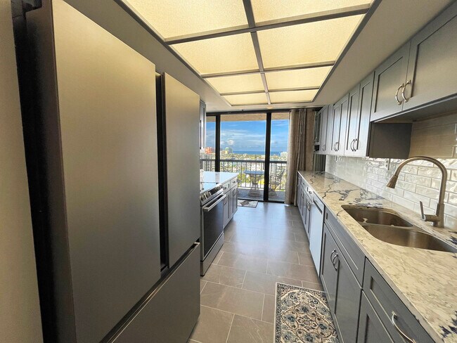 View fropm kitchen - 400 Island Way