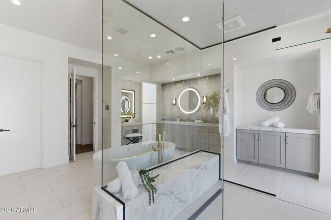 Building Photo - 8900 E Sands Dr