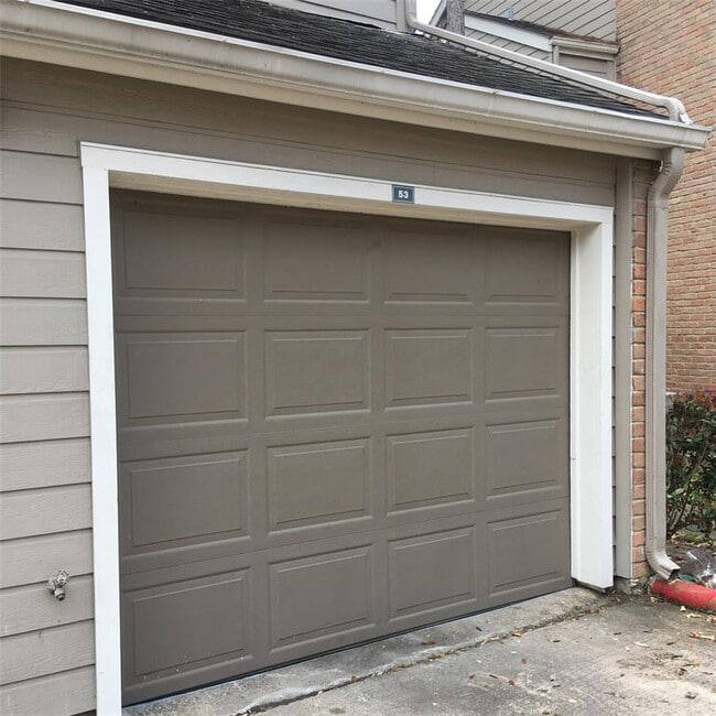 Building Photo - 6701 Sands Point Dr