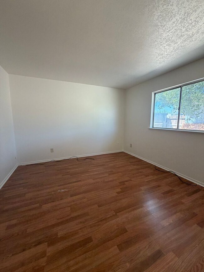 Building Photo - 200 Armona Ave