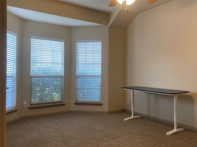 Building Photo - 380 Spring Meadow Dr