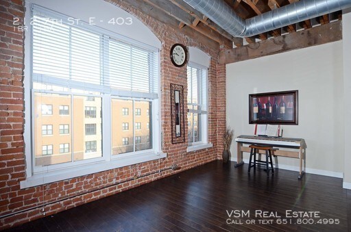 Building Photo - Amazing 1 Bedroom Loft in Lowertown!!!