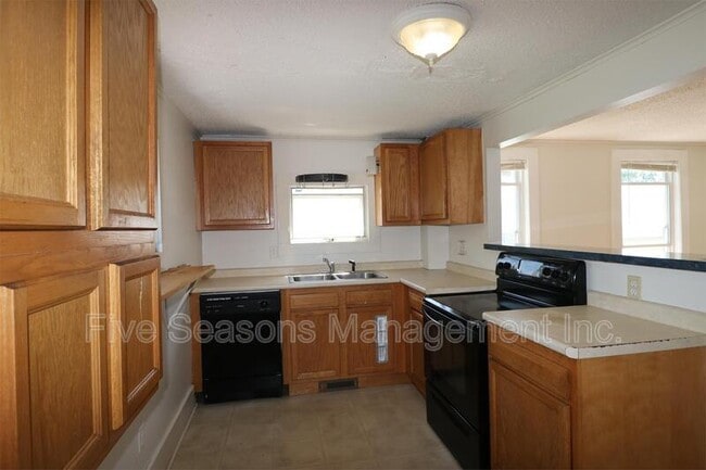 Building Photo - 128 N Winooski Ave