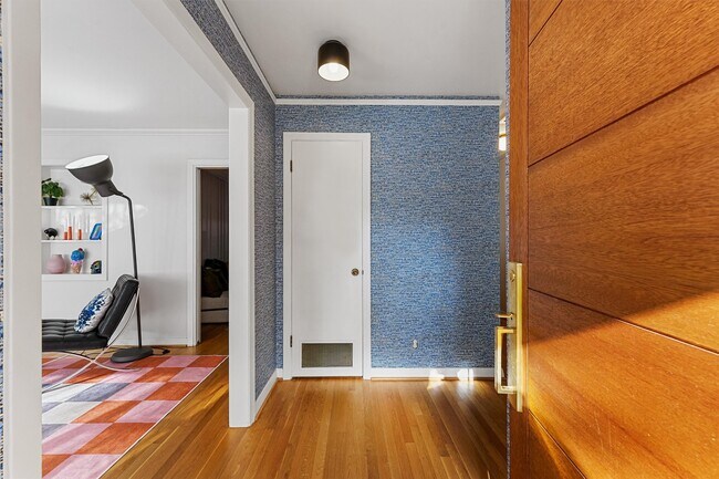 Building Photo - 2052 Addison Rd