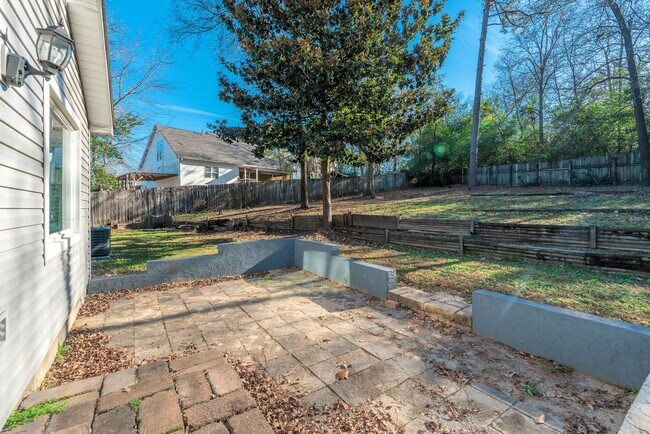 Building Photo - Fully Updated 3BR/2BA in Martinez – Vaulted Ceilings, Stone Fireplace & Fenced Yard!