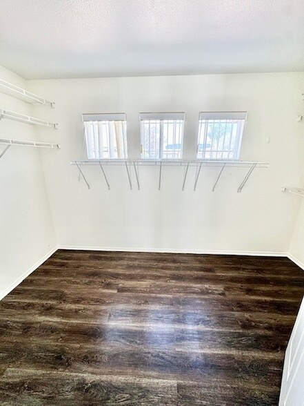 Building Photo - 10200 Cartagena Dr