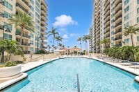 Building Photo - 610 W Las Olas Blvd