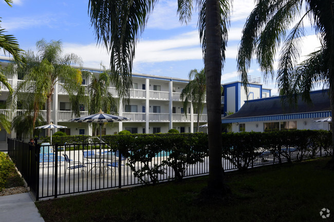 Building Photo - Gateway By The Bay