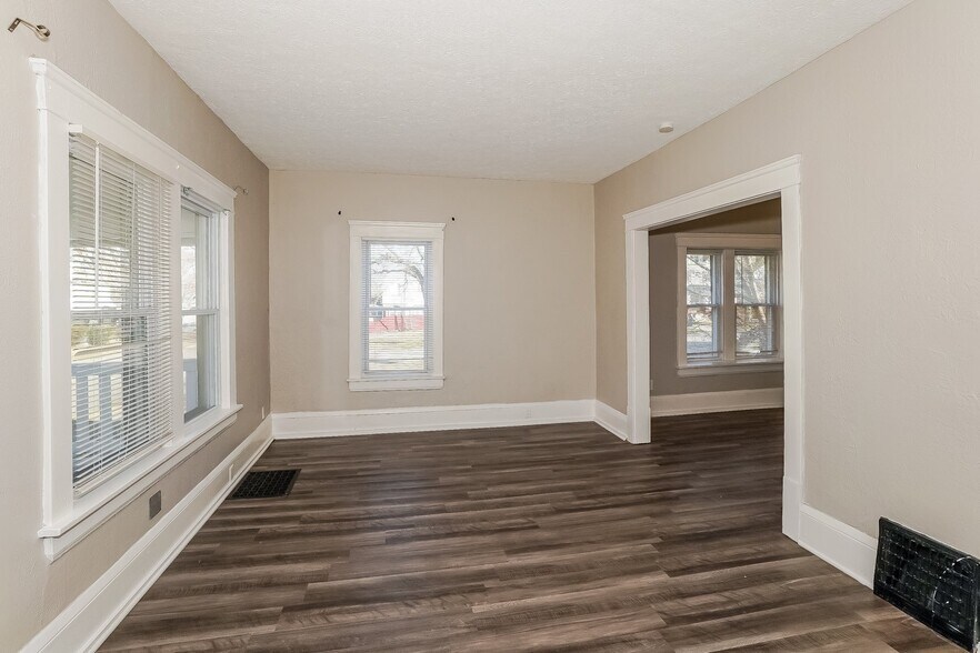 Building Photo - 1069 Herberich Ave