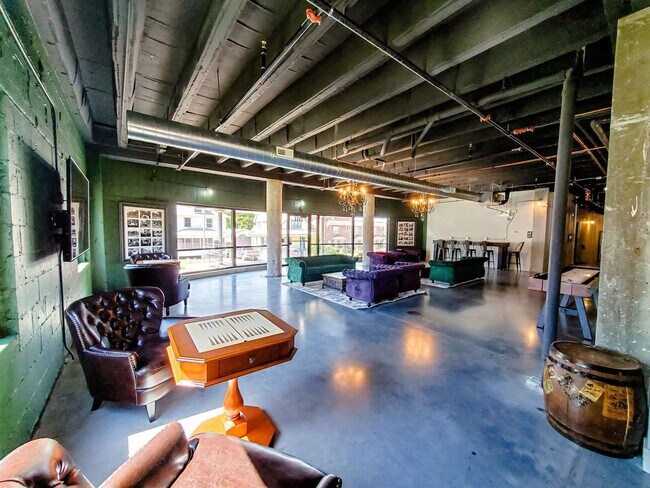 Building Photo - Dahlman Flats - Little Italy One Bedroom